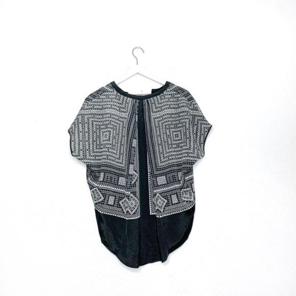 BCBG MaxAzira 'Ayanna' Geometric Print Boho Scarf Blouse Black/White size XS - Picture 6 of 10